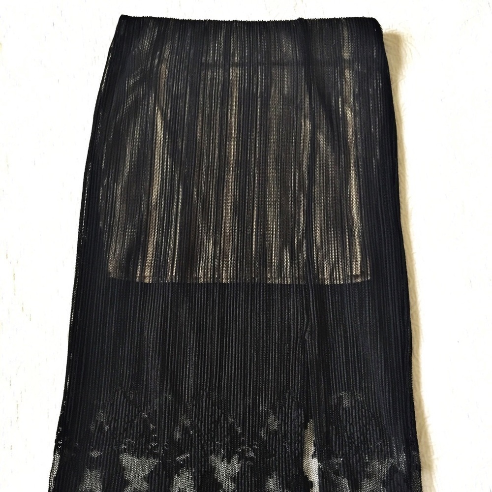 Sienna Sky Sheer Skirt Black Lace Size M - Picture 4 of 8